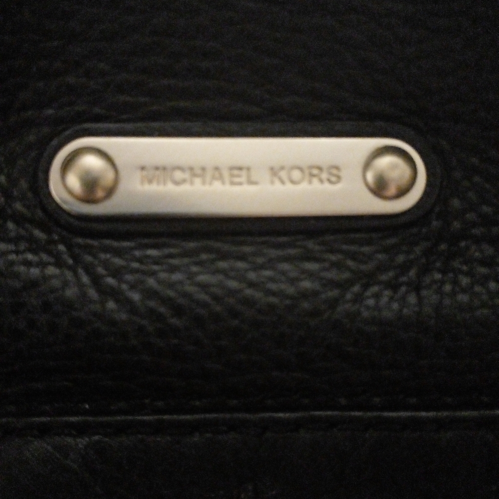 2 Michael Kors purses - Picture 10 of 10